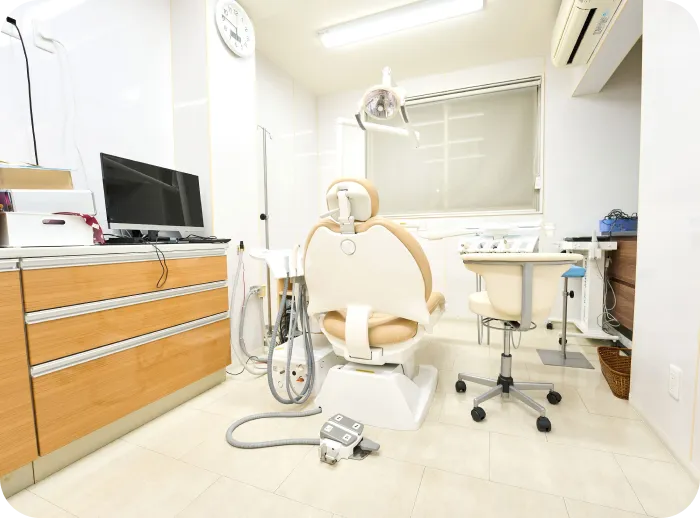 明るく清潔な診療室